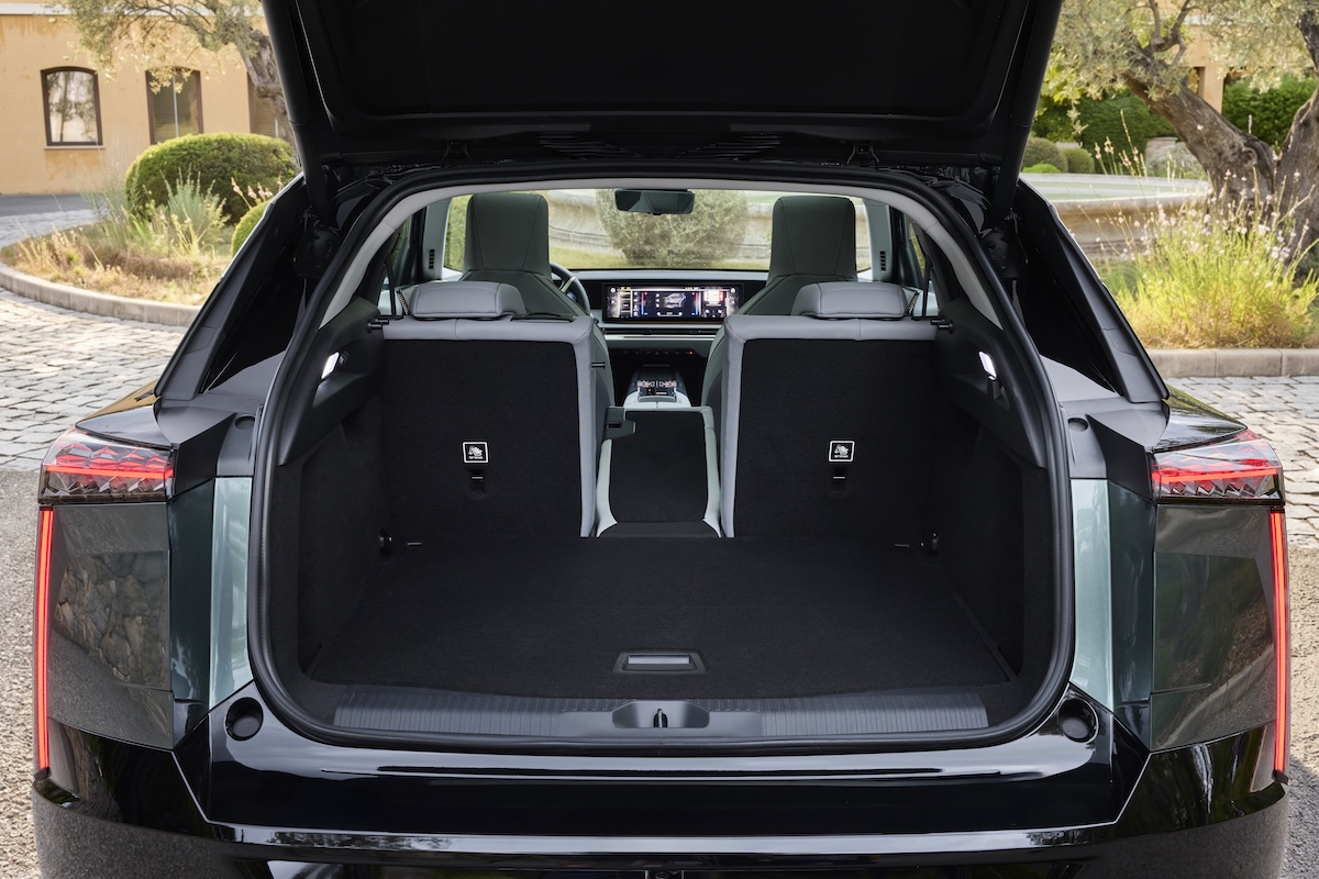 Nuova DS N°7, prezzi e autonomia del SUV francese