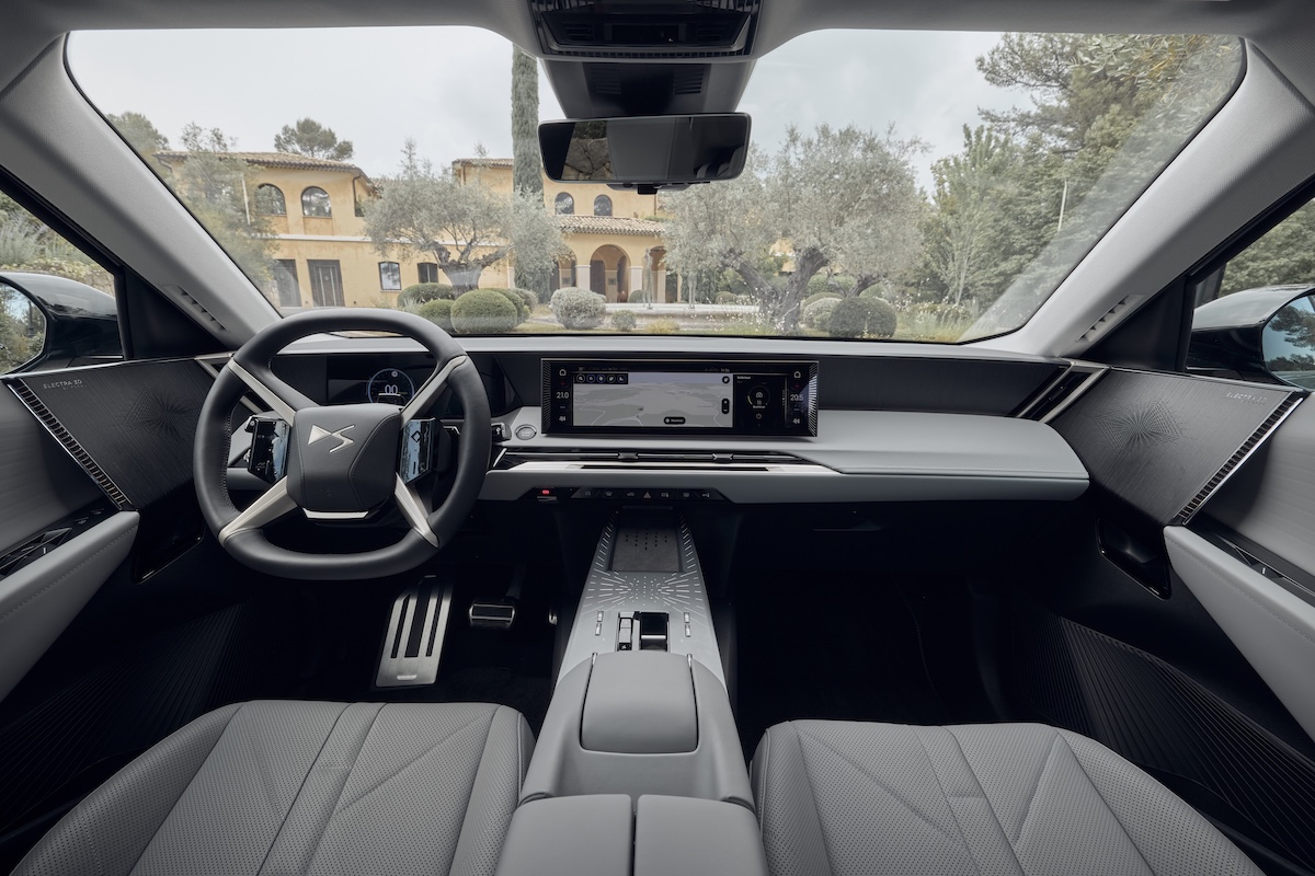 Nuova DS N°7, prezzi e autonomia del SUV francese