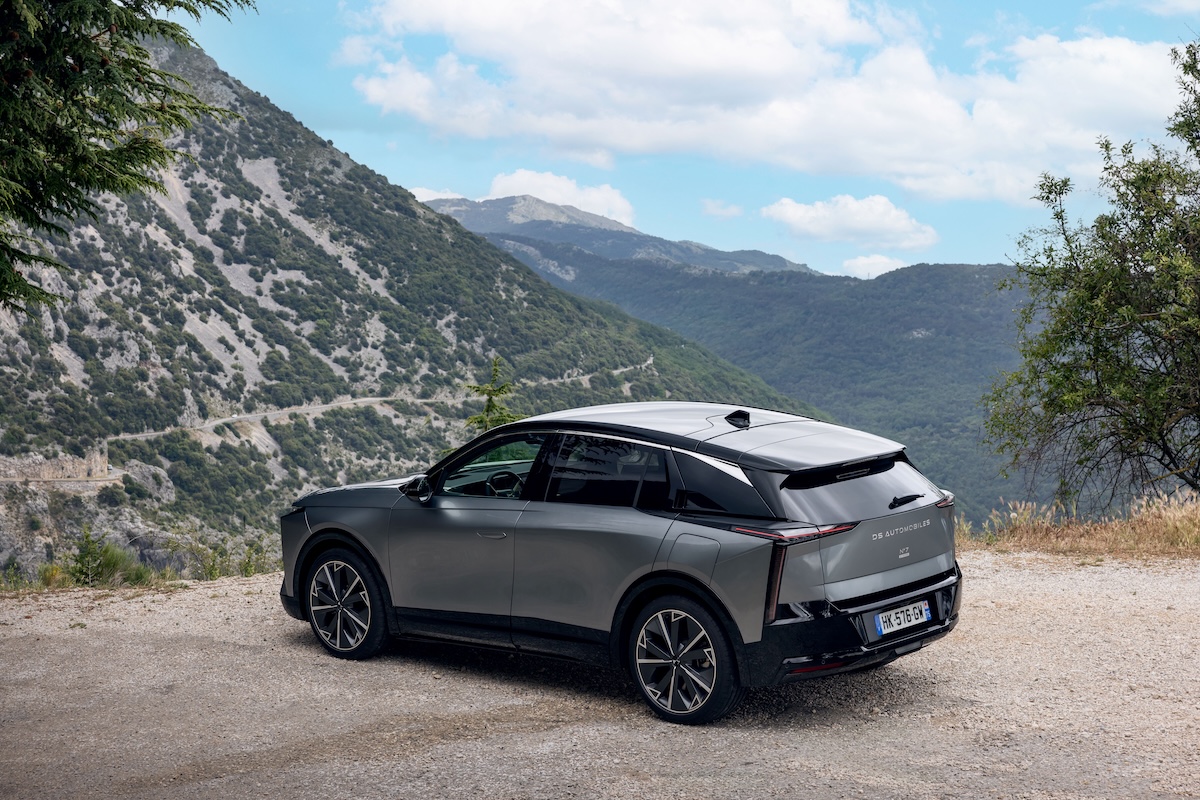 Nuova DS N°7, prezzi e autonomia del SUV francese