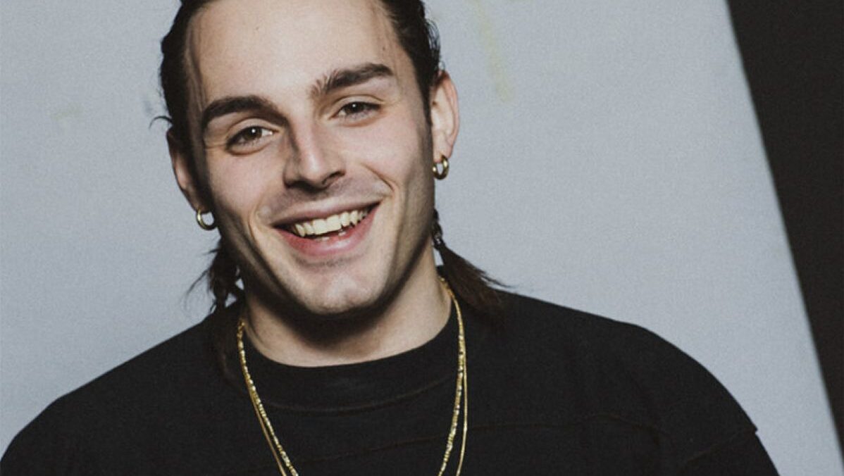 Ernia, il rapper milanese mette in tasca quasi un milione di euro nel 2025. Numeri da urlo per la sua società Ernia, il rapper milanese mette in tasca quasi un milione di euro nel 2025. Numeri da urlo per la sua società