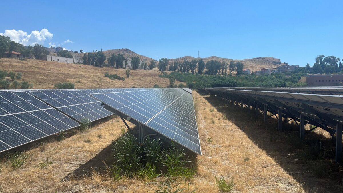 FS Energy, realizzato il più grande impianto fotovoltaico d’Italia per la rete elettrica dei treni FS Energy, realizzato il più grande impianto fotovoltaico d’Italia per la rete elettrica dei treni