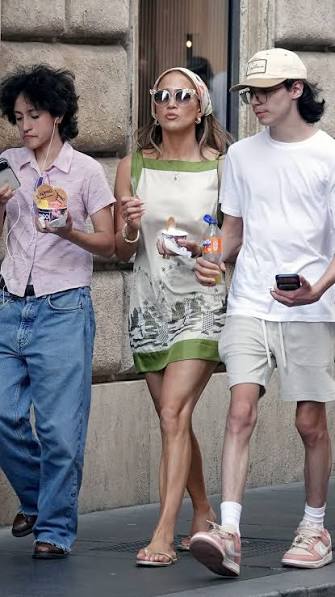 Tutte le strade portano a Roma, anche quella di J.Lo e famiglia, turisti per un giorno Tutte le strade portano a Roma, anche quella di J.Lo e famiglia, turisti per un giorno