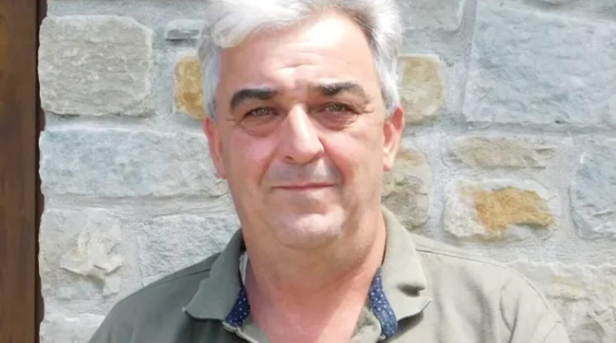 Cuneo, morto il sindaco di Levice Marco Francone: schiacciato dal suo trattore. Dinamiche ancora da chiarire Cuneo, morto il sindaco di Levice Marco Francone: schiacciato dal suo trattore. Dinamiche ancora da chiarire