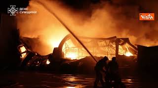 Guerra Ucraina, raid russi su Sumy, in fiamme un grattacielo e un centro commerciale