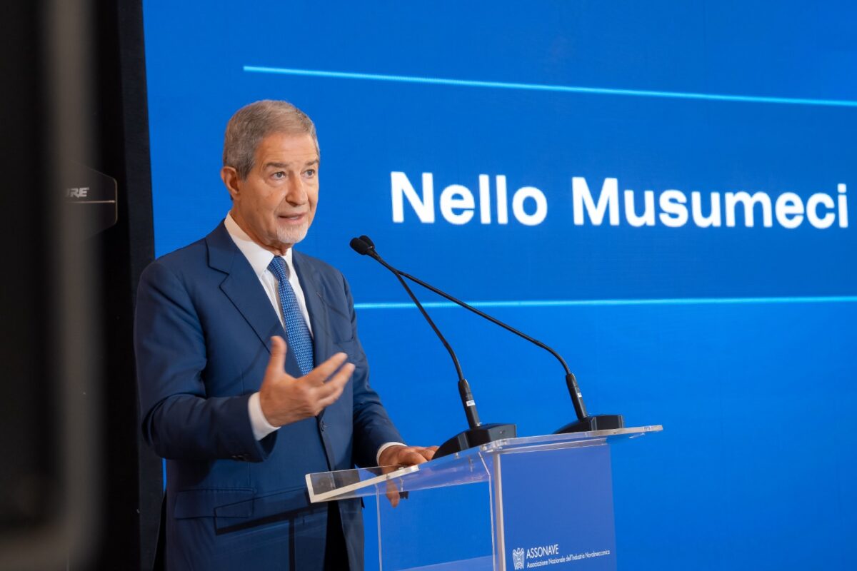 Assonave celebra gli 80 anni e rilancia la navalmeccanica, presenti Mazzotta e Folgiero Assonave celebra gli 80 anni e rilancia la navalmeccanica, presenti Mazzotta e Folgiero
