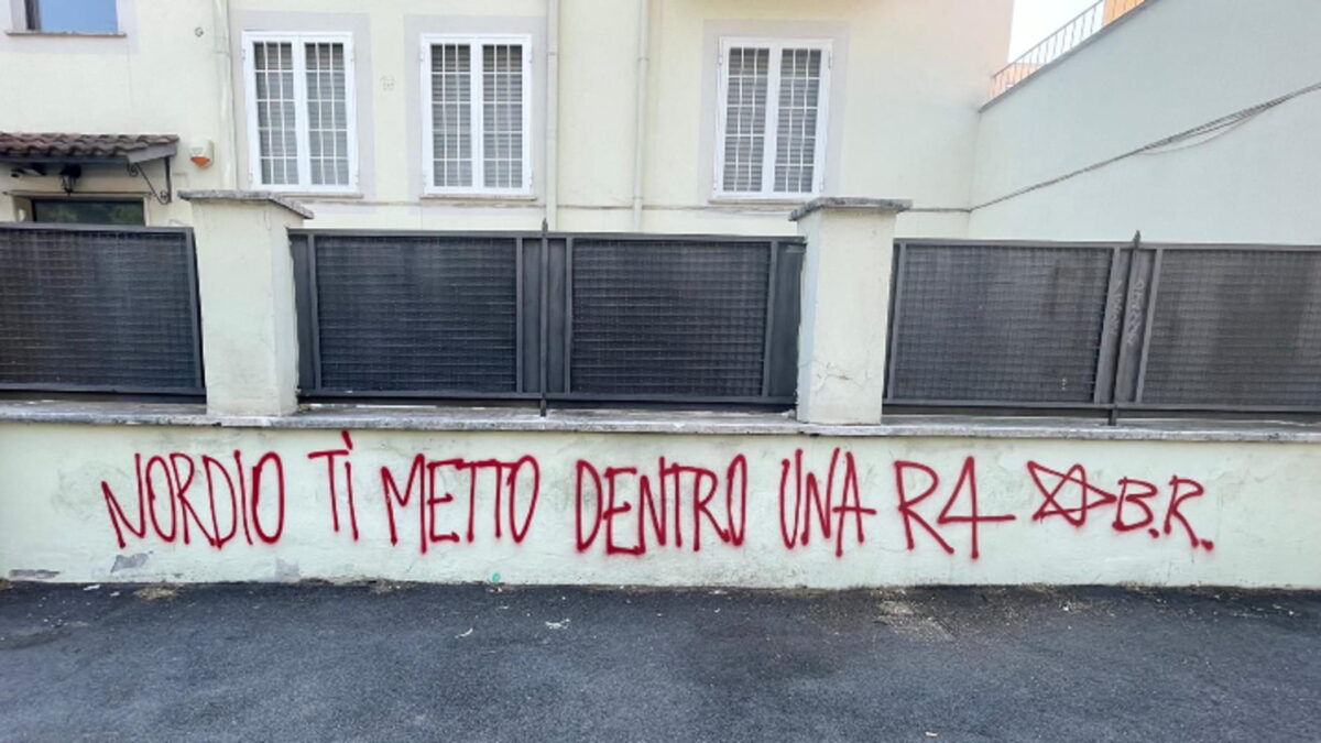 «Nordio, ti butto dentro una R4»: sulla Portuense ricompare l’ombra delle Brigate Rosse «Nordio, ti butto dentro una R4»: sulla Portuense ricompare l’ombra delle Brigate Rosse