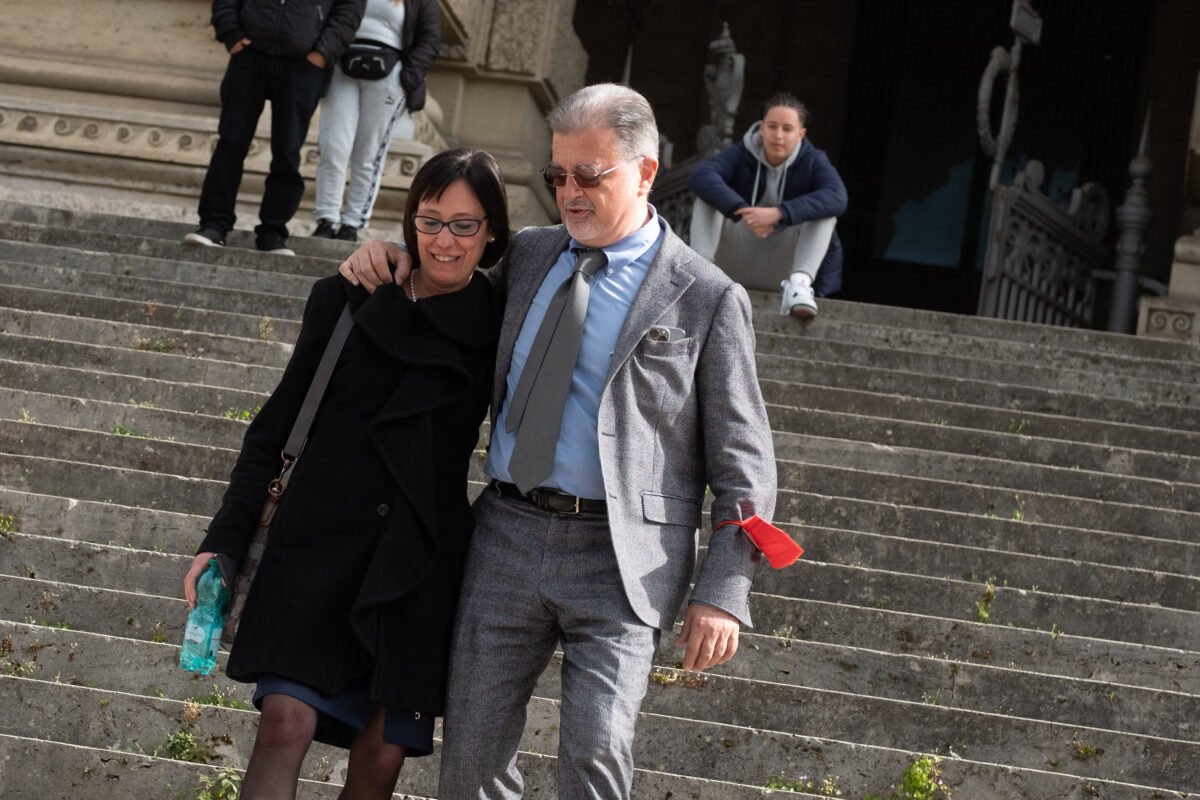 Chi è Fabio Anselmo, l’avvocato che ha seguito il caso di Stefano Cucchi e che ora sposerà sua sorella Ilaria Chi è Fabio Anselmo, l’avvocato che ha seguito il caso di Stefano Cucchi e che ora sposerà sua sorella Ilaria