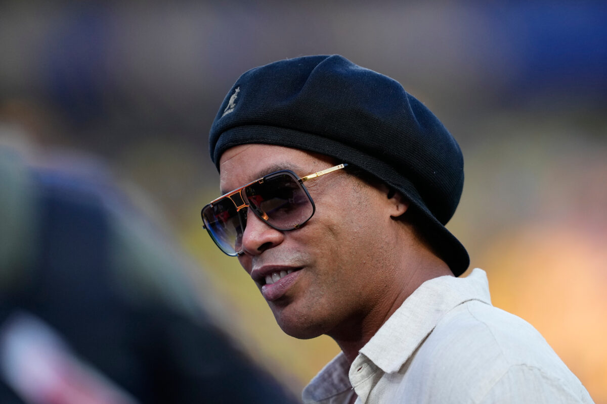 Ronaldinho vuole fare magie anche nella pallacanestro: pronto il piano milionario per salvare il Monaco Basket Ronaldinho vuole fare magie anche nella pallacanestro: pronto il piano milionario per salvare il Monaco Basket