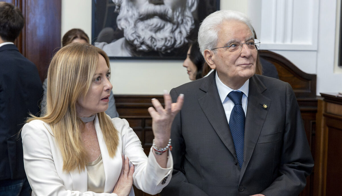 Politica in ferie, scatta l’esodo dei leader: Mattarella in Alto Adige e Meloni in Puglia, ma la meta preferita da Vannacci è un’altra Politica in ferie, scatta l’esodo dei leader: Mattarella in Alto Adige e Meloni in Puglia, ma la meta preferita da Vannacci è un’altra