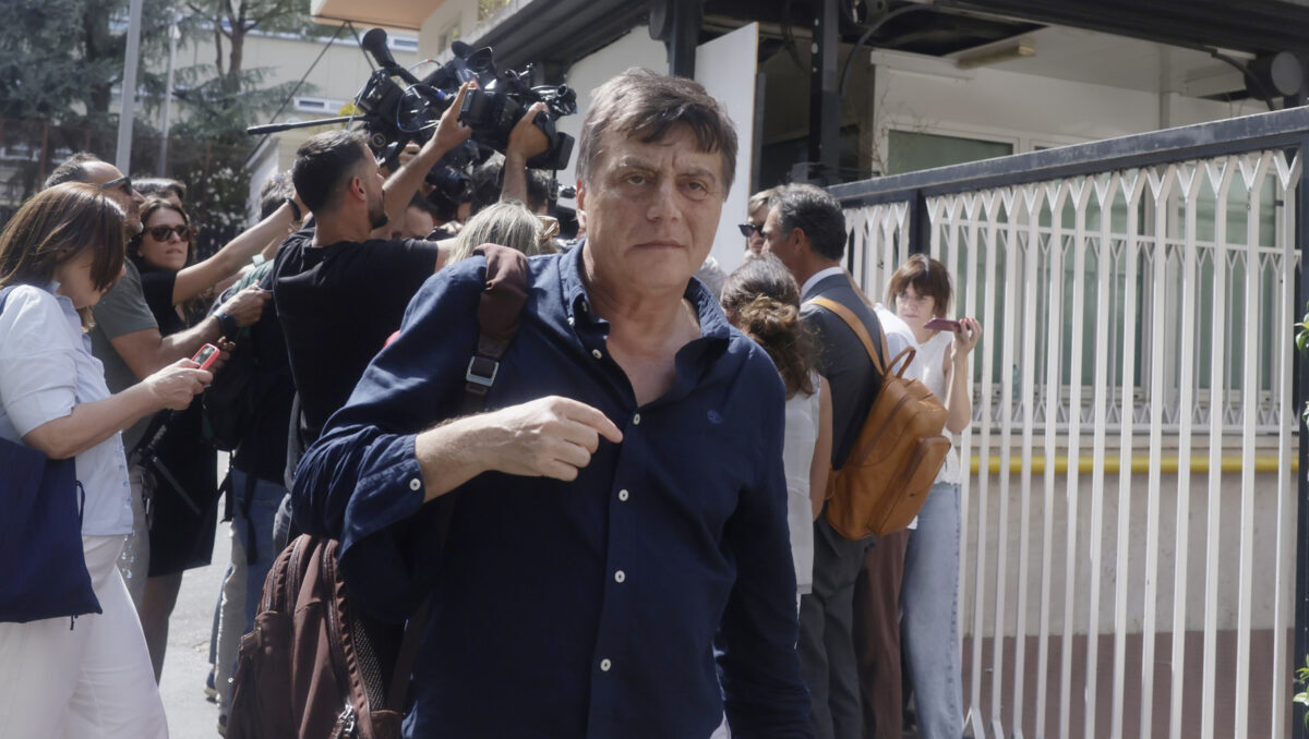 Attentato Ranucci, si mette male per Valter Lavitola: l’ex ricattatore di Silvio Berlusconi è stato arrestato (di nuovo) Attentato Ranucci, si mette male per Valter Lavitola: l’ex ricattatore di Silvio Berlusconi è stato arrestato (di nuovo)