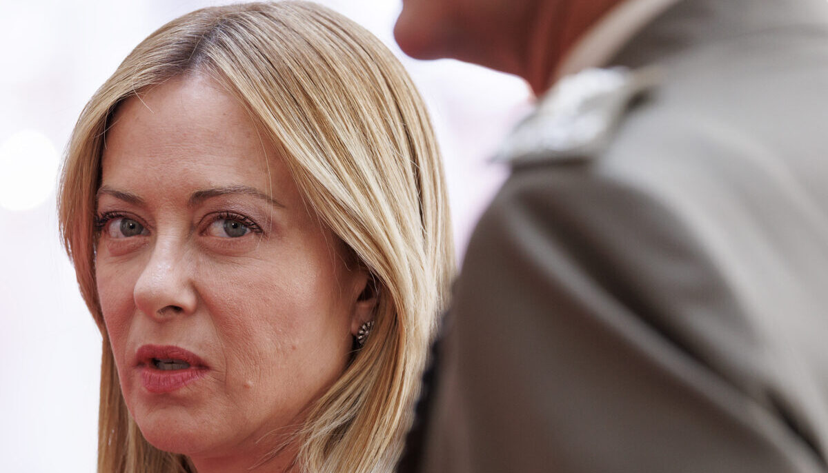 Marcinelle, rappresentanti della Cgil voltano le spalle a La Russa. Meloni: “Un gesto grave e vergognoso”