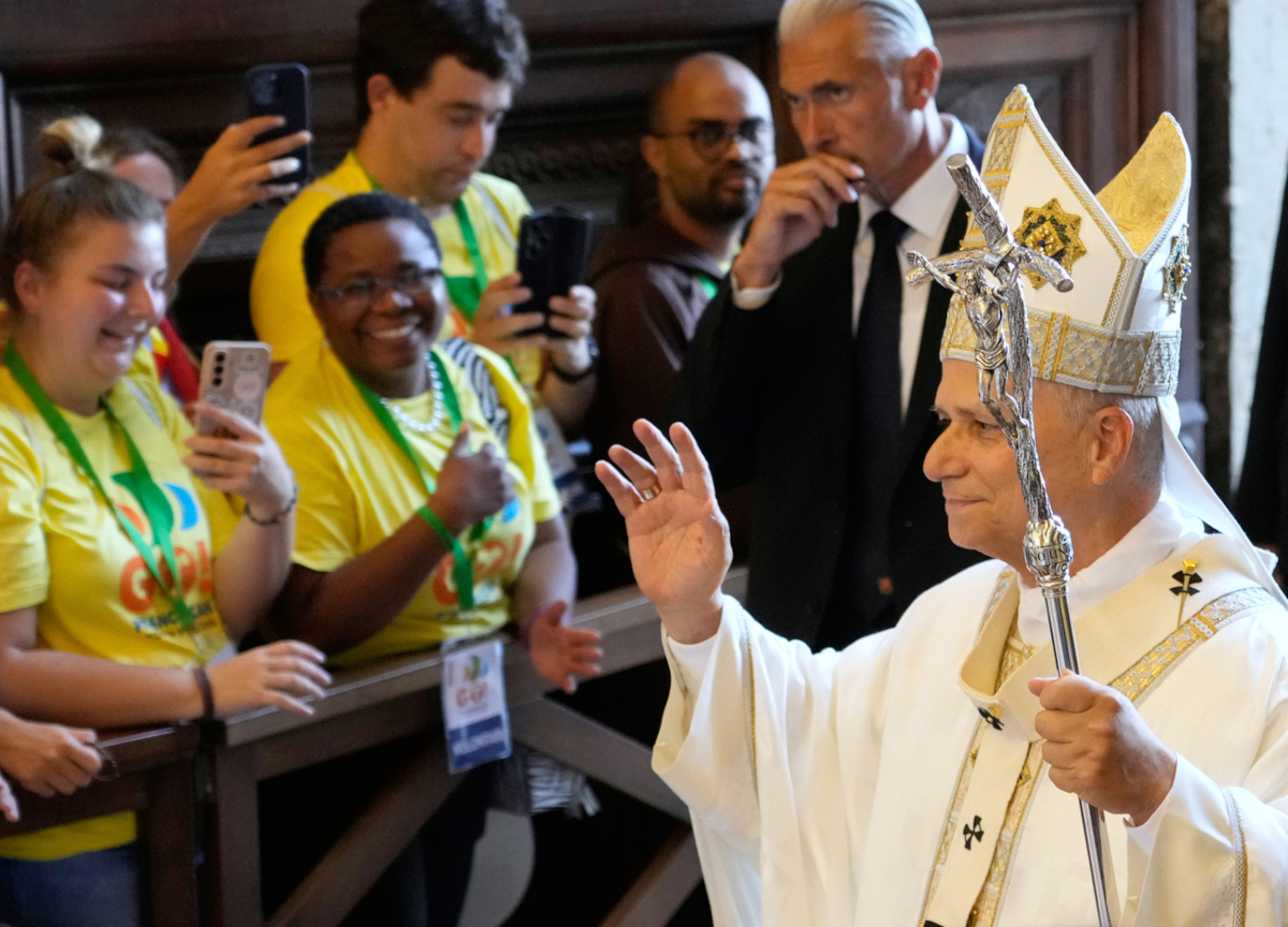 Il Papa in visita ad Assisi: “San Francesco attrae ancora per la sua magnifica umanità” Il Papa in visita ad Assisi: “San Francesco attrae ancora per la sua magnifica umanità”