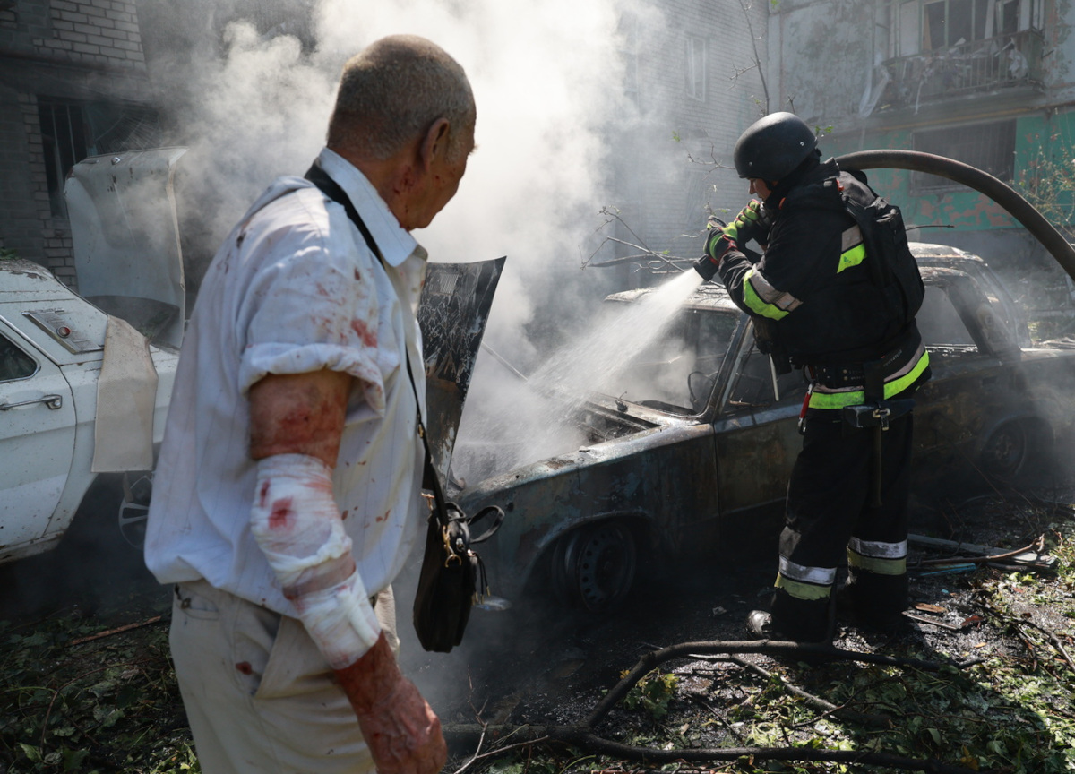 Guerra in Ucraina, Putin bombarda Kramatorsk e Zaporizhzhia: altra strage. Drone abbattuto in spazio aereo della Nato Guerra in Ucraina, Putin bombarda Kramatorsk e Zaporizhzhia: altra strage. Drone abbattuto in spazio aereo della Nato