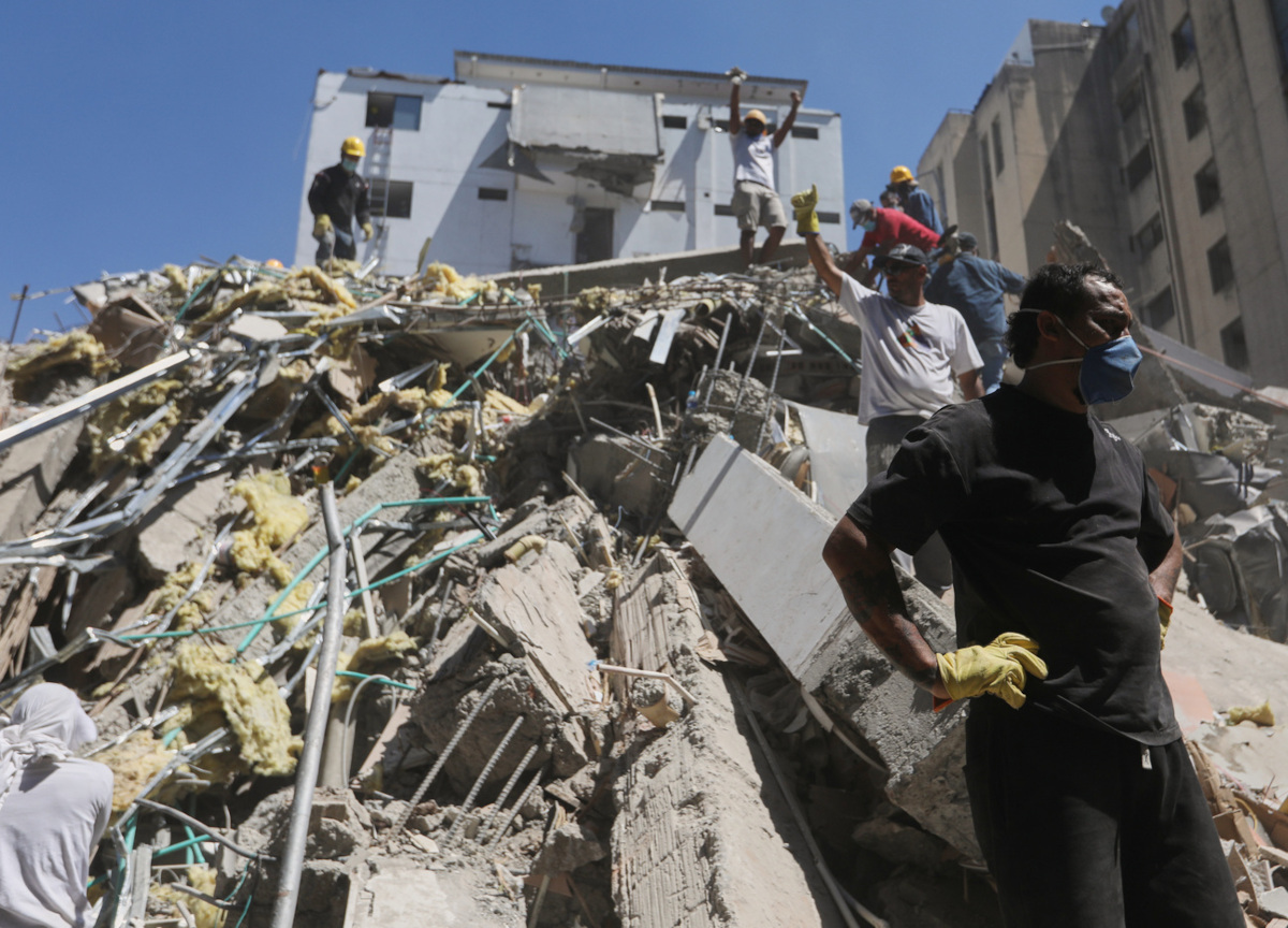 Terremoto in Colombia, i morti accertati al momento sono 132. A Cali scatta il coprifuoco: sciacalli in azione Terremoto in Colombia, i morti accertati al momento sono 132. A Cali scatta il coprifuoco: sciacalli in azione
