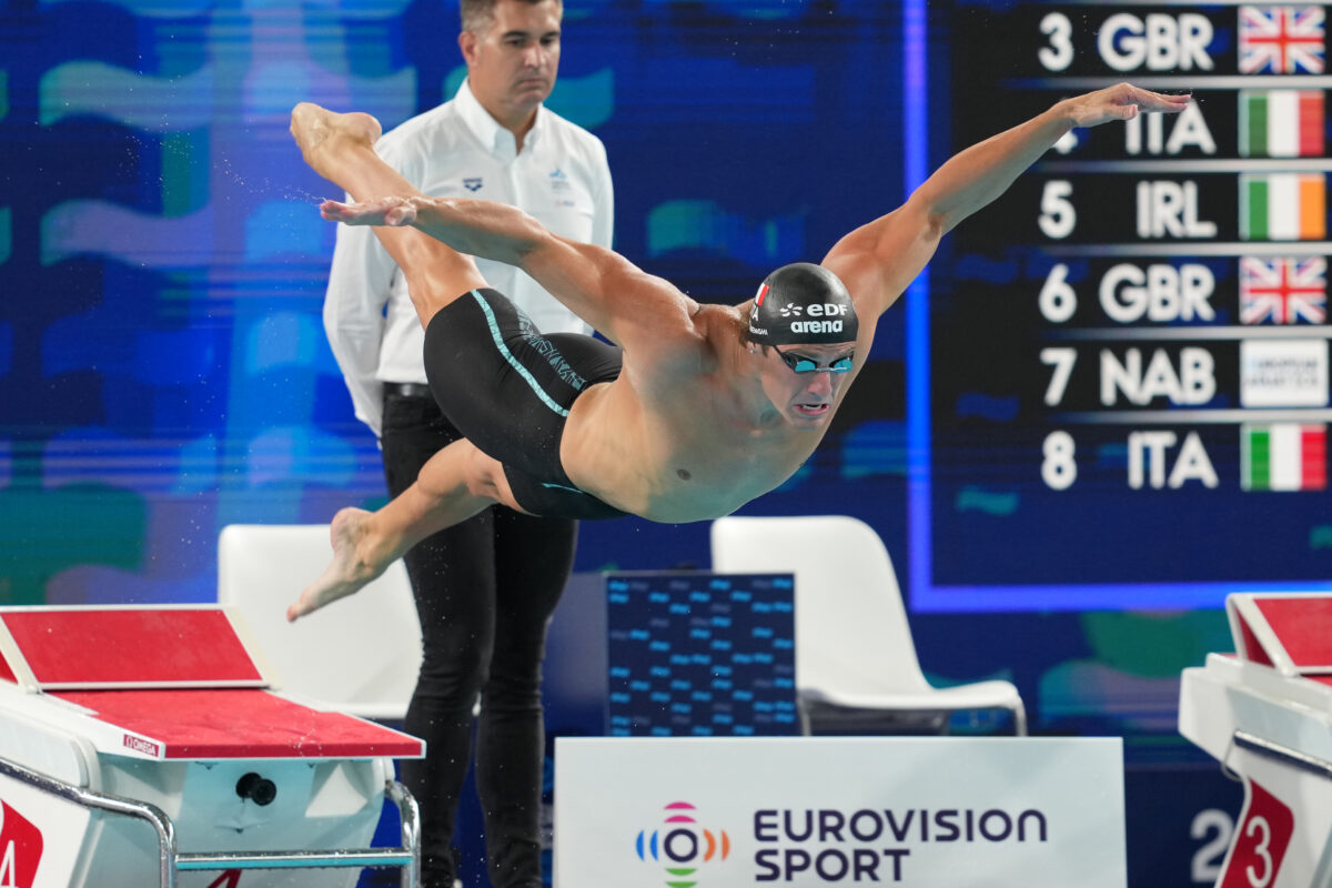 Europei di nuoto, Martinenghi oro nei 100 rana e Cerasuolo bronzo: doppio podio azzurro. La finale – VIDEO Europei di nuoto, Martinenghi oro nei 100 rana e Cerasuolo bronzo: doppio podio azzurro. La finale – VIDEO