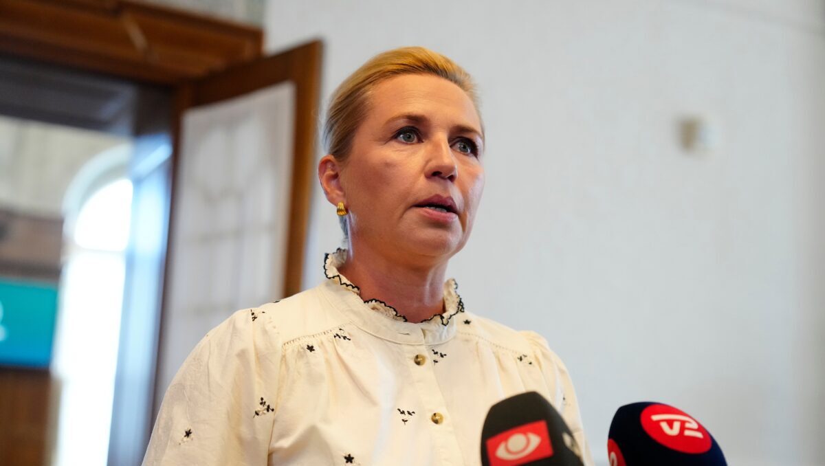 Migranti, Danimarca pronta al blocco, Frederiksen: “In ultima istanza, chiudere completamente la frontiera” Migranti, Danimarca pronta al blocco, Frederiksen: “In ultima istanza, chiudere completamente la frontiera”