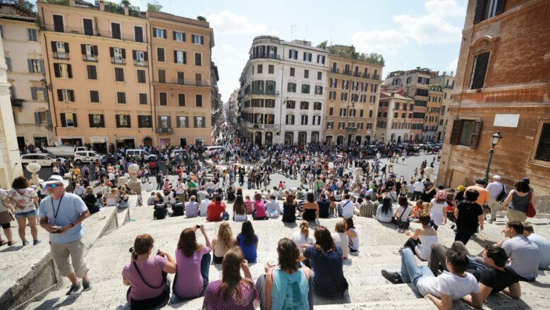 Il turismo non conosce soste: 662mila arrivi, boom del lusso e una Capitale che conquista anche oltre i monumenti