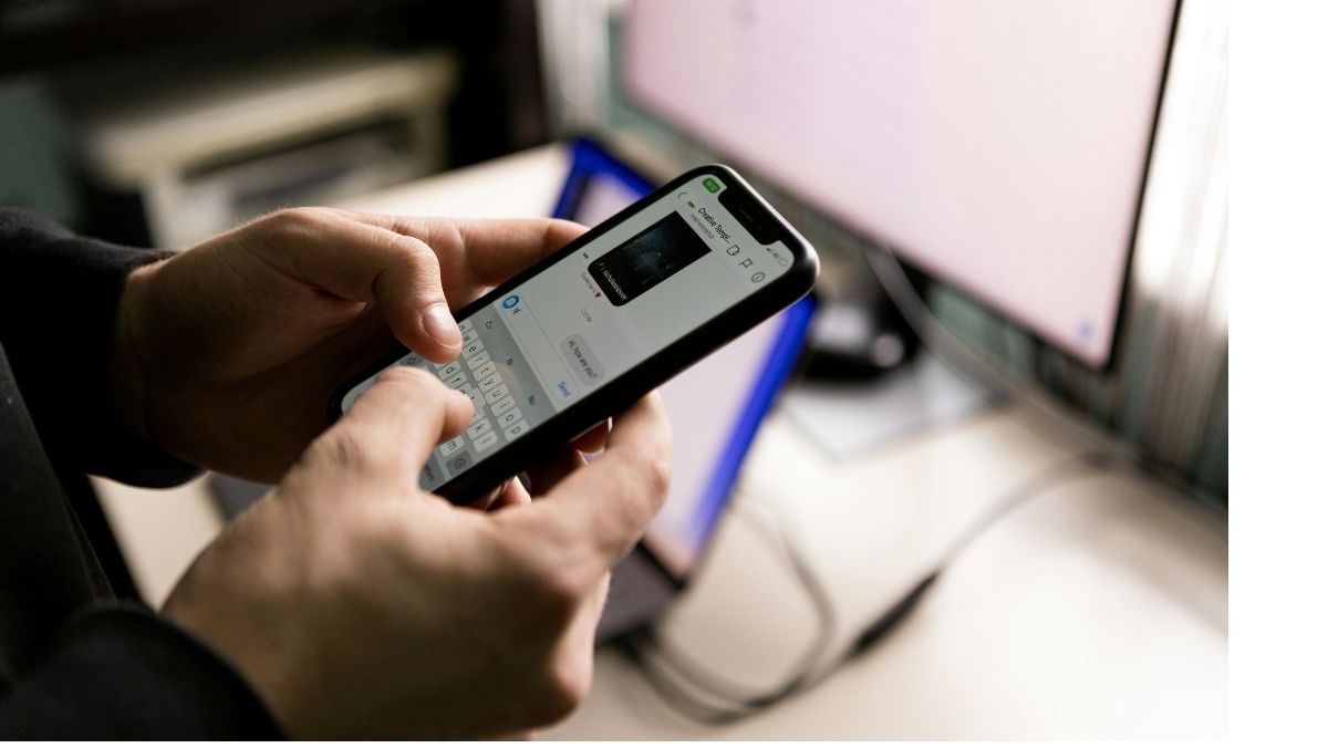 Allarme “zero-click”, ondata di account WhatsApp compromessi su dispositivi Apple Allarme “zero-click”, ondata di account WhatsApp compromessi su dispositivi Apple