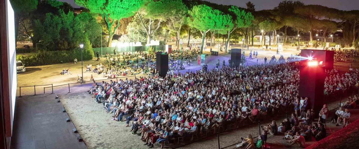 Cinema d’estate a Roma, le sale al chiuso battono le arene sotto le stelle Cinema d’estate a Roma, le sale al chiuso battono le arene sotto le stelle