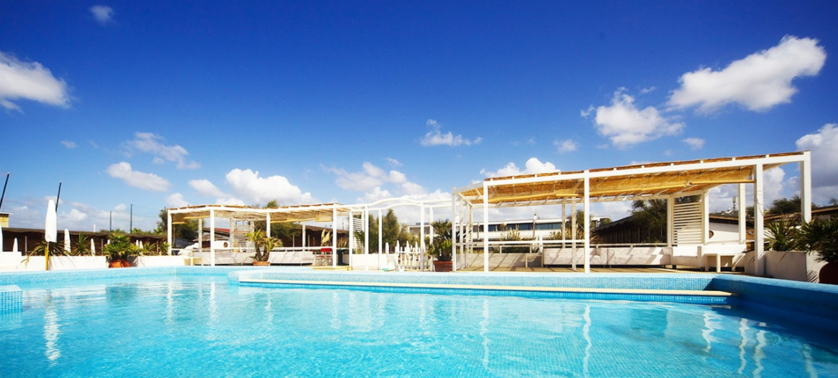 Dalle spiagge di Fregene al Golfo di Gaeta; viaggio nei beach club che stanno ridisegnando l’estate del Lazio Dalle spiagge di Fregene al Golfo di Gaeta; viaggio nei beach club che stanno ridisegnando l’estate del Lazio