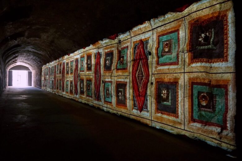 Altro che fito-bioclimatico, cacciatori d’ombra e venticello tutti sotto il Criptoportico di Nerone