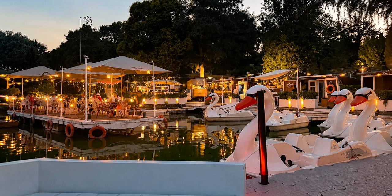Le vacanze sono no-stop al Laghetto dell’Eur, tutti a bordo per l’aperitivo Le vacanze sono no-stop al Laghetto dell’Eur, tutti a bordo per l’aperitivo