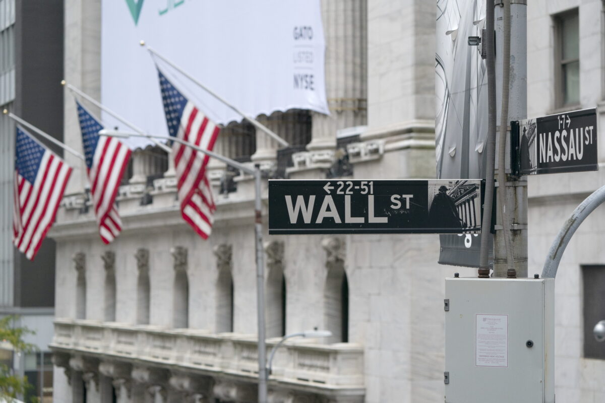 Mercati, estate rovente tra petrolio e tassi: Brent a 90 dollari e Treasury al 4,7% riaccendono i timori Fed Mercati, estate rovente tra petrolio e tassi: Brent a 90 dollari e Treasury al 4,7% riaccendono i timori Fed