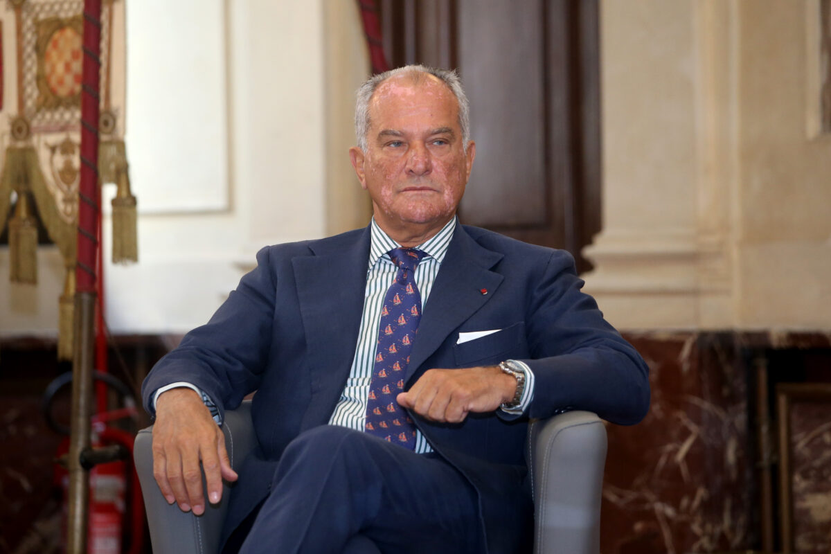 Manager / Chi è Leonardo Ferragamo, il presidente della maison di moda che da 17 mesi copre il posto lasciato vacante da Marco Gobbetti Manager / Chi è Leonardo Ferragamo, il presidente della maison di moda che da 17 mesi copre il posto lasciato vacante da Marco Gobbetti