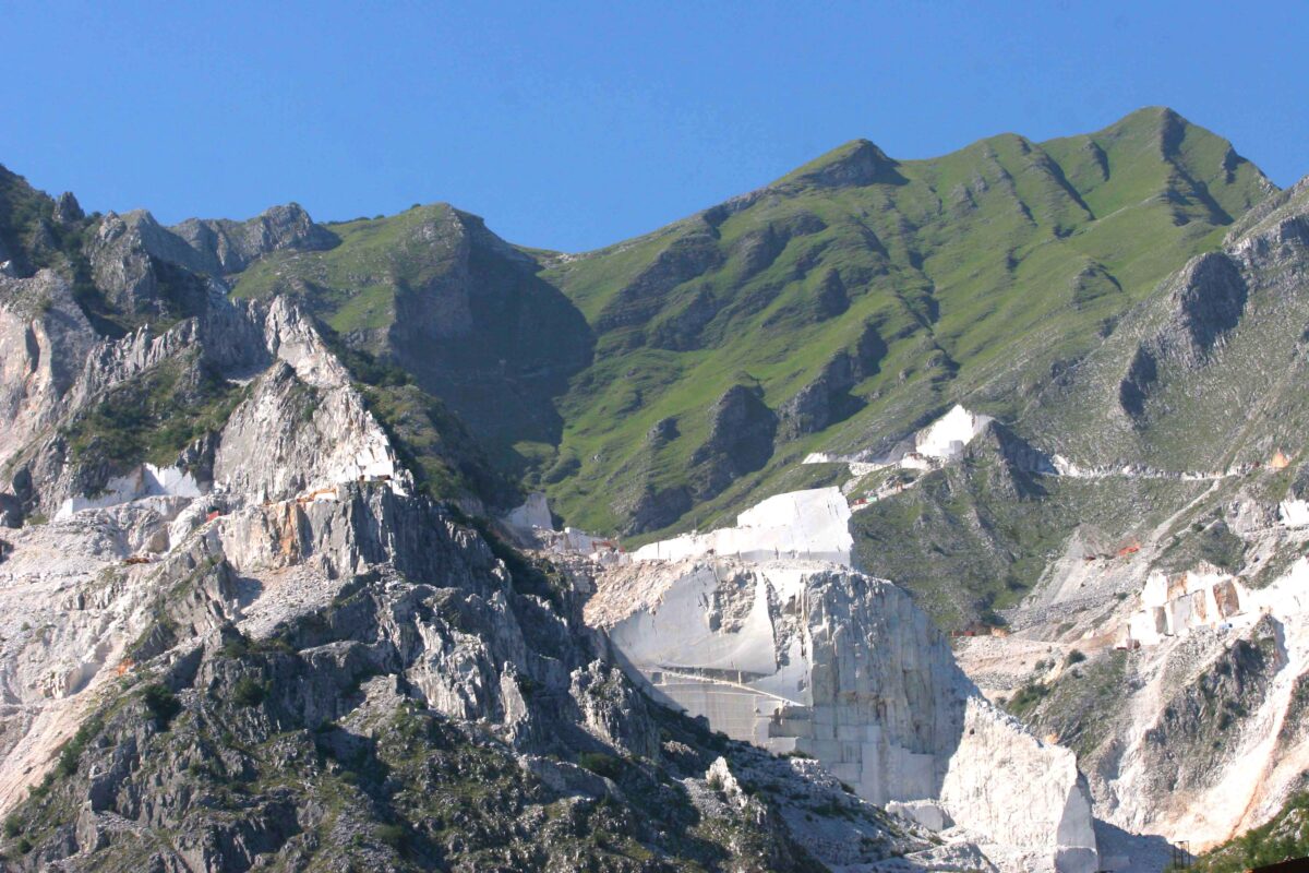 Cade dai sentieri dei Masi della Muta: muore un turista tedesco dopo un volo di 150 metri Cade dai sentieri dei Masi della Muta: muore un turista tedesco dopo un volo di 150 metri