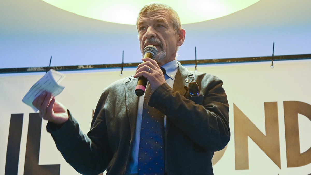 Chi è Carmelo Burgio, il generale candidato sindaco scelto da Vannacci per “ribaltare Milano come un calzino” Chi è Carmelo Burgio, il generale candidato sindaco scelto da Vannacci per “ribaltare Milano come un calzino”