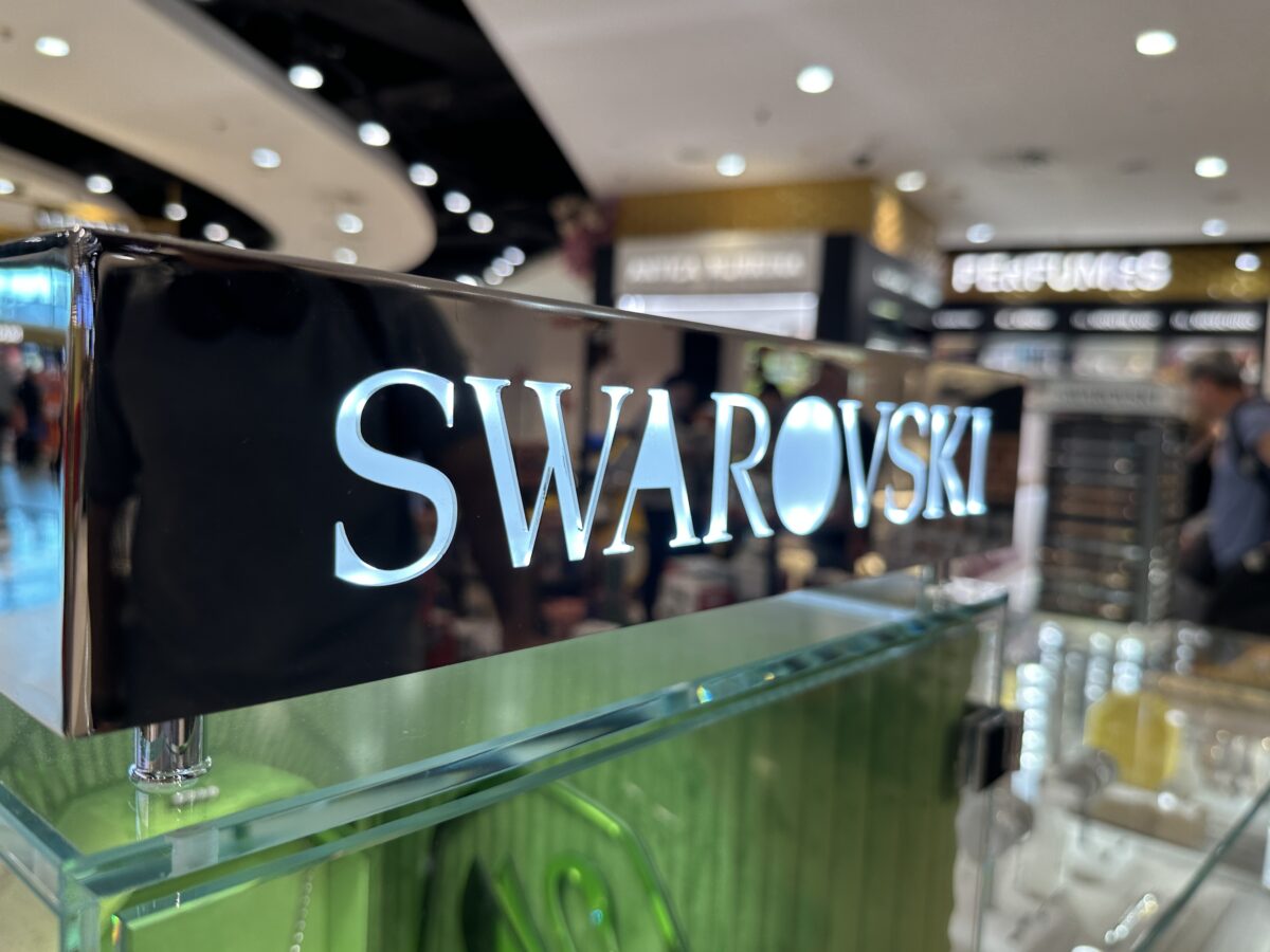Anelli di fidanzamento, oltre il 60% dei diamanti sono sintetici: Swarovski punta sui gioielli “pop luxury” Anelli di fidanzamento, oltre il 60% dei diamanti sono sintetici: Swarovski punta sui gioielli “pop luxury”