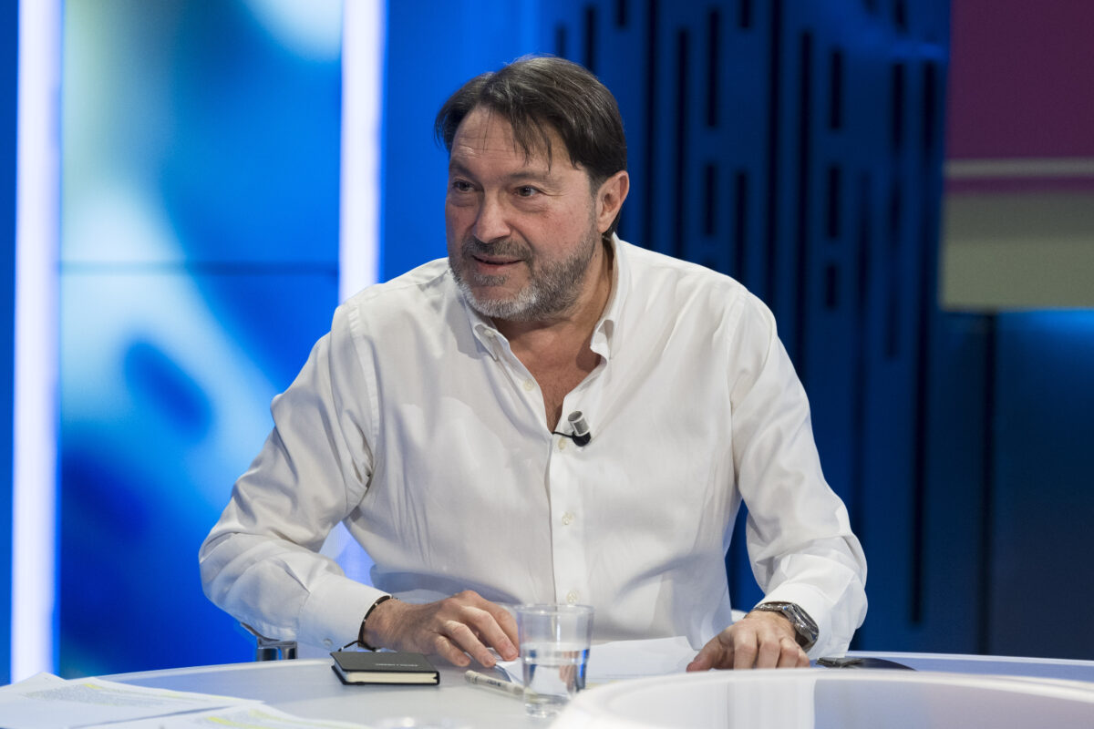 Report senza Ranucci? In Rai si guarda al futuro della conduzione e tra i nomi sul tavolo spunta… Retroscena Report senza Ranucci? In Rai si guarda al futuro della conduzione e tra i nomi sul tavolo spunta… Retroscena