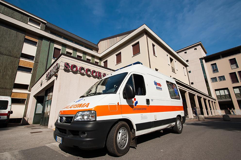Donna di 34 anni trovata morta in casa a Riposto, indagini dei carabinieri Donna di 34 anni trovata morta in casa a Riposto, indagini dei carabinieri