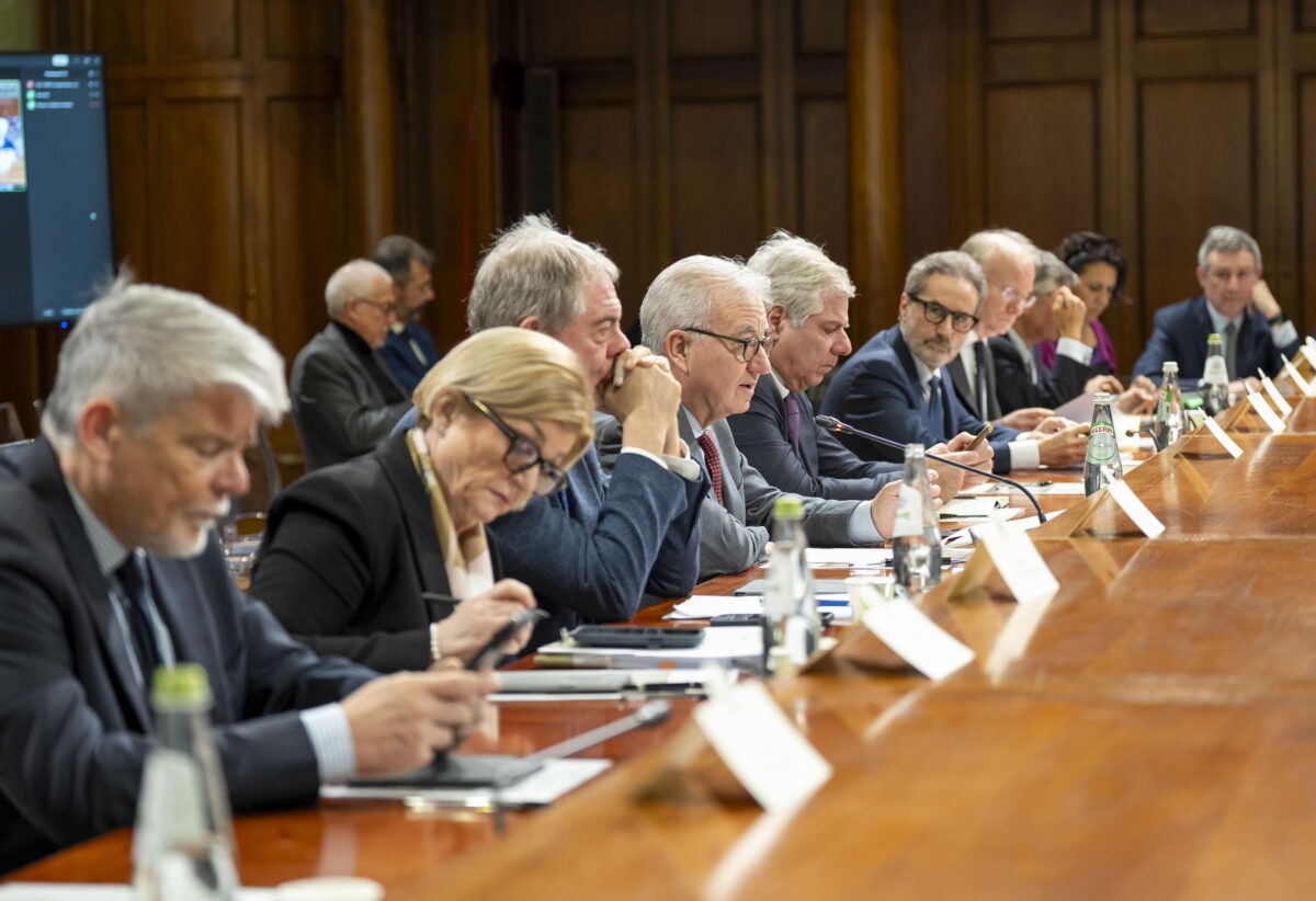 Ex Ilva, la cordata italiana si è mossa. Un gruppo di aziende pronta a entrare in partita, ma si gioca solo con le garanzie del governo Ex Ilva, la cordata italiana si è mossa. Un gruppo di aziende pronta a entrare in partita, ma si gioca solo con le garanzie del governo