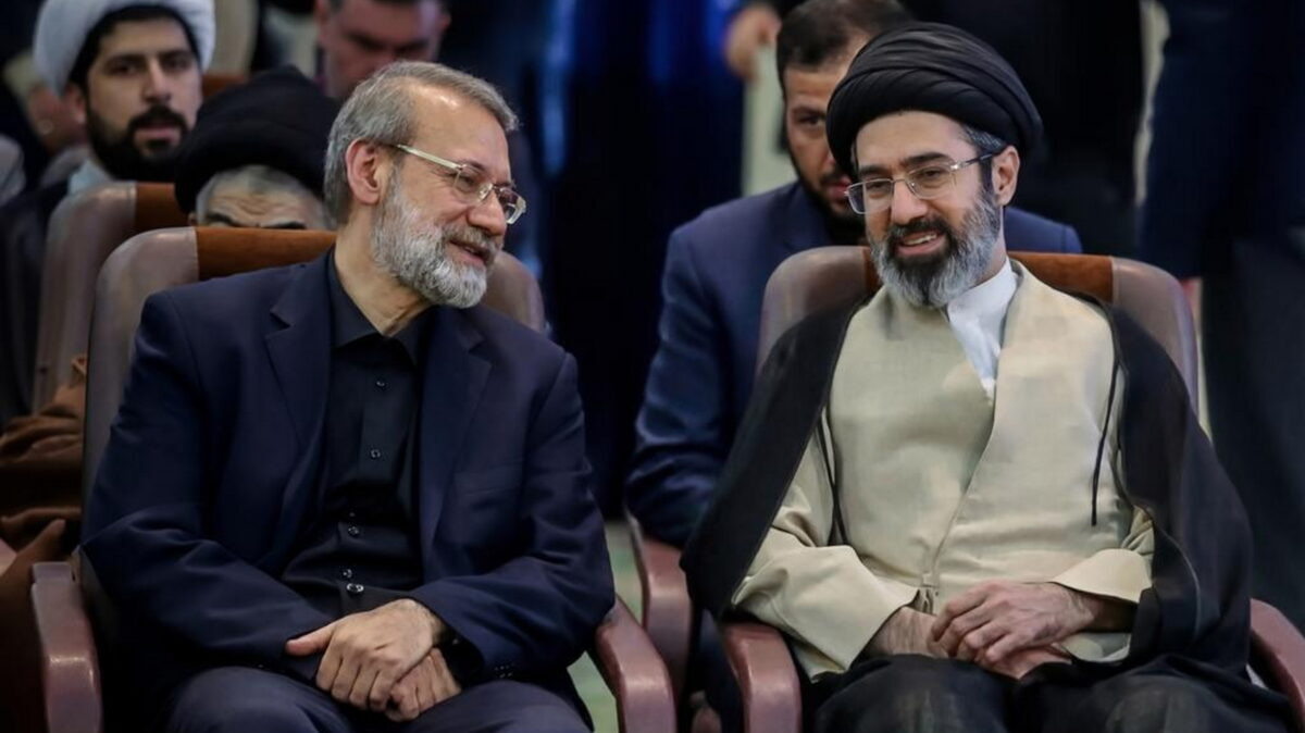 Iran, chi può succedere a Mojtaba Khamenei? La corsa alla Guida Suprema e il vero centro del potere Iran, chi può succedere a Mojtaba Khamenei? La corsa alla Guida Suprema e il vero centro del potere
