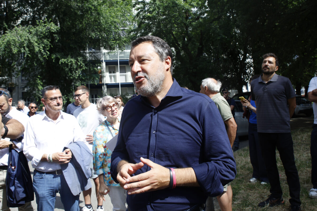 Salvini contestato al concerto per De André: cosa è successo a L’Agnata e perché è scoppiata la polemica Salvini contestato al concerto per De André: cosa è successo a L’Agnata e perché è scoppiata la polemica