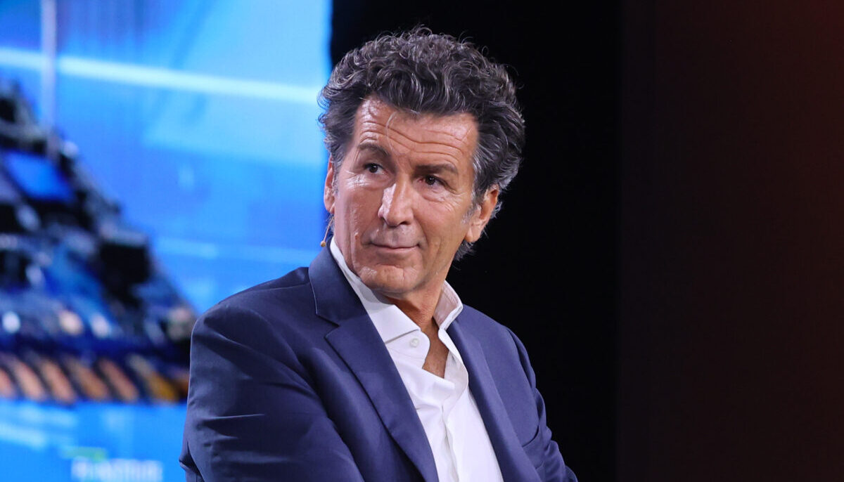 Pignataro, il miliardario che inciampa sugli affitti: Ion paga, ma in ritardo. E in alcune sedi i dipendenti restano fuori dagli uffici Pignataro, il miliardario che inciampa sugli affitti: Ion paga, ma in ritardo. E in alcune sedi i dipendenti restano fuori dagli uffici