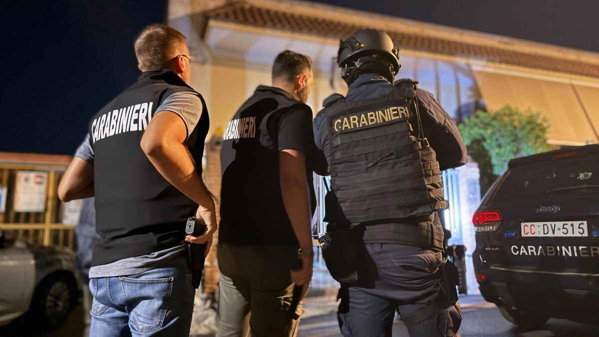 Rissa tra giovani a Trani, 18enne muore accoltellato alla schiena Rissa tra giovani a Trani, 18enne muore accoltellato alla schiena
