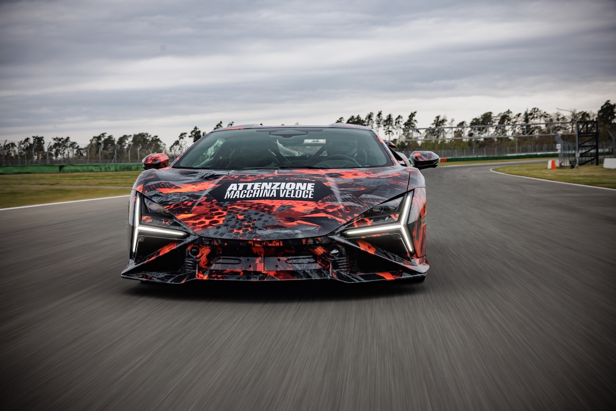 Lamborghini Revuelto SV da record prima del debutto mondiale Lamborghini Revuelto SV da record prima del debutto mondiale