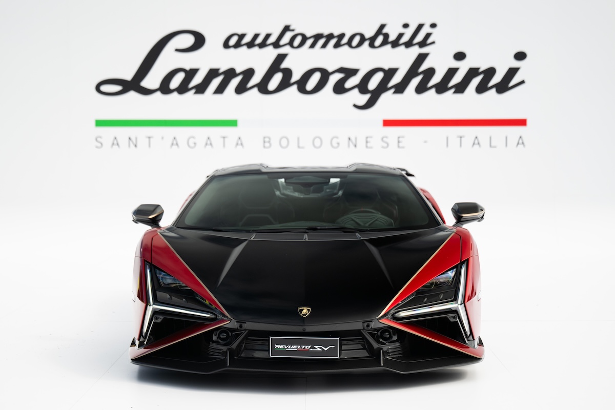 Lamborghini svela a The Quail la nuova Revuelto SV da 1.065 CV Lamborghini svela a The Quail la nuova Revuelto SV da 1.065 CV