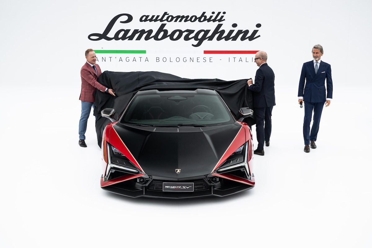 Lamborghini svela a The Quail la nuova Revuelto SV da 1.065 CV Lamborghini svela a The Quail la nuova Revuelto SV da 1.065 CV