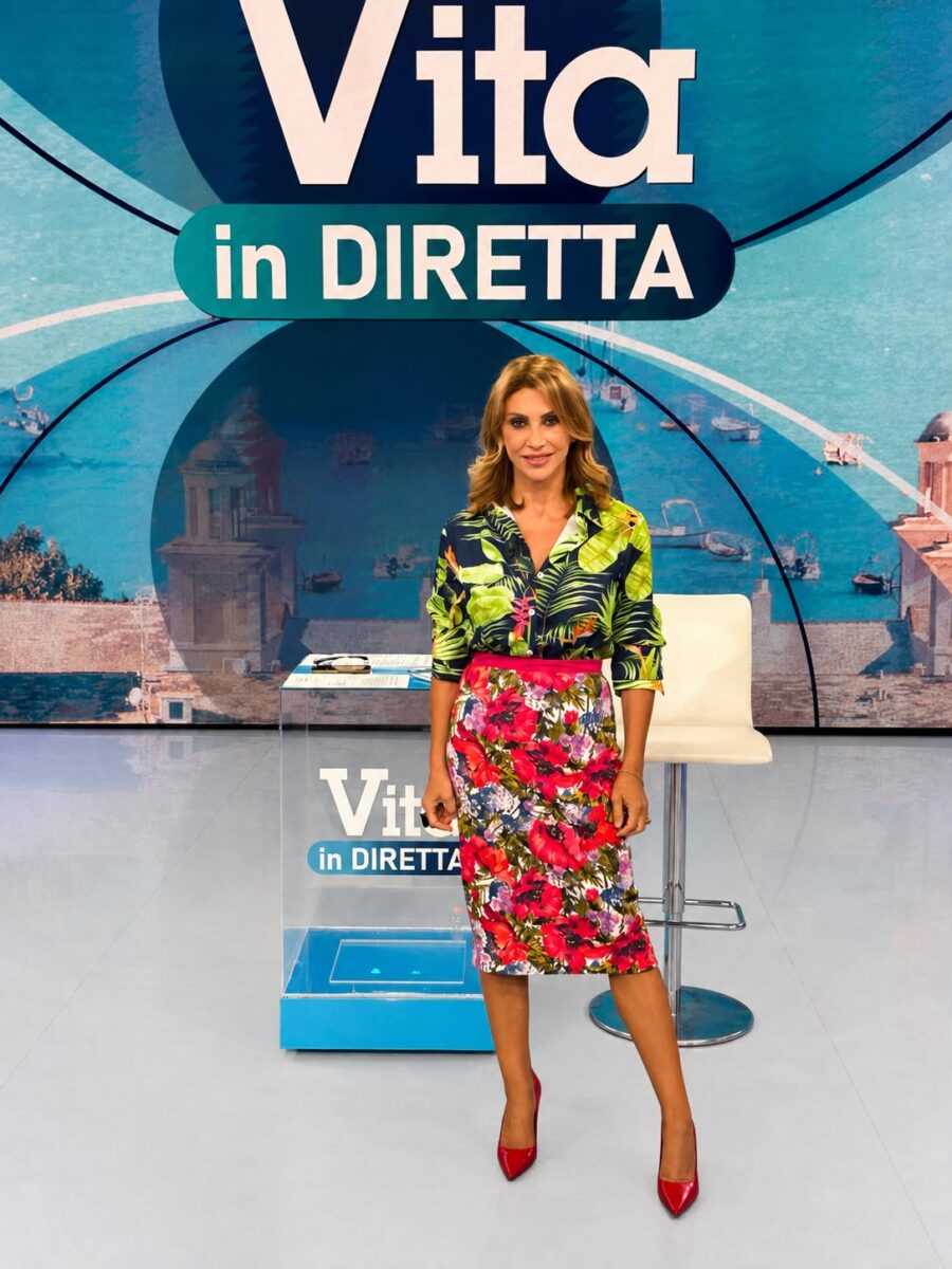 La tv estiva è donna, dagli studi capitolini, conferme e (belle) sorprese nella diretta con le professioniste del piccolo schermo La tv estiva è donna, dagli studi capitolini, conferme e (belle) sorprese nella diretta con le professioniste del piccolo schermo