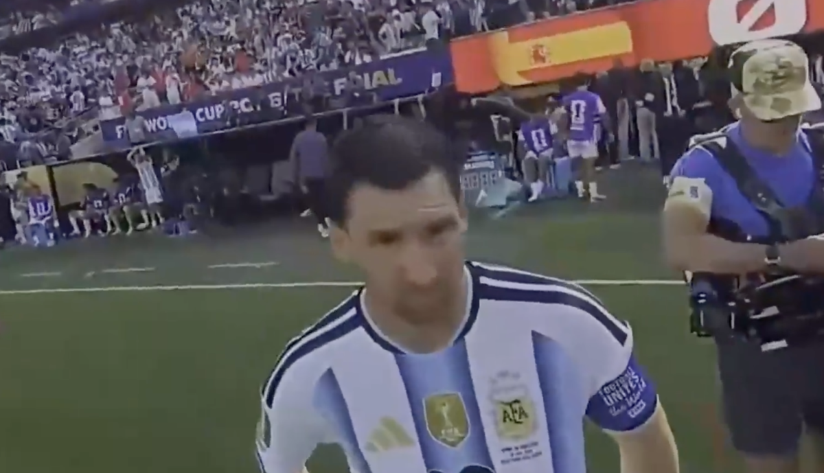 Mondiali, la finale vista dagli occhi dell’arbitro: la RefCam svela il dialogo con Messi – VIDEO Mondiali, la finale vista dagli occhi dell’arbitro: la RefCam svela il dialogo con Messi – VIDEO