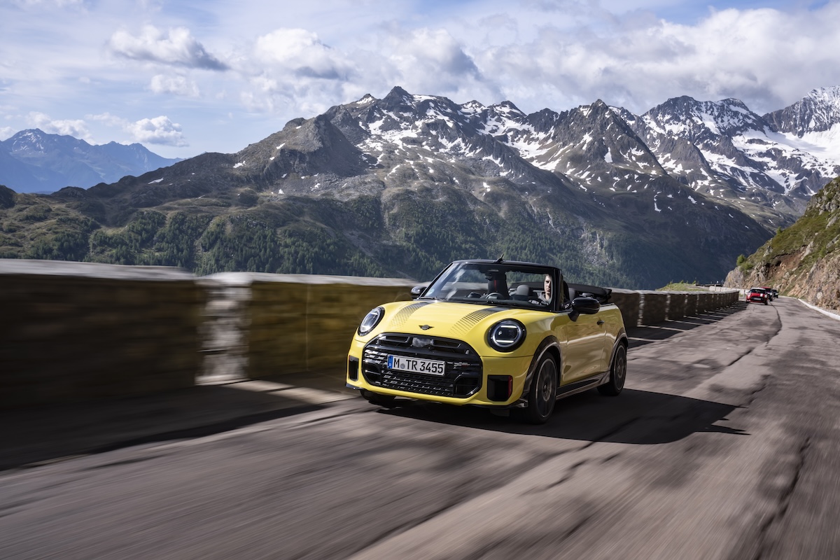 MINI JCW Cabrio, 231 CV per la sportiva a cielo aperto
