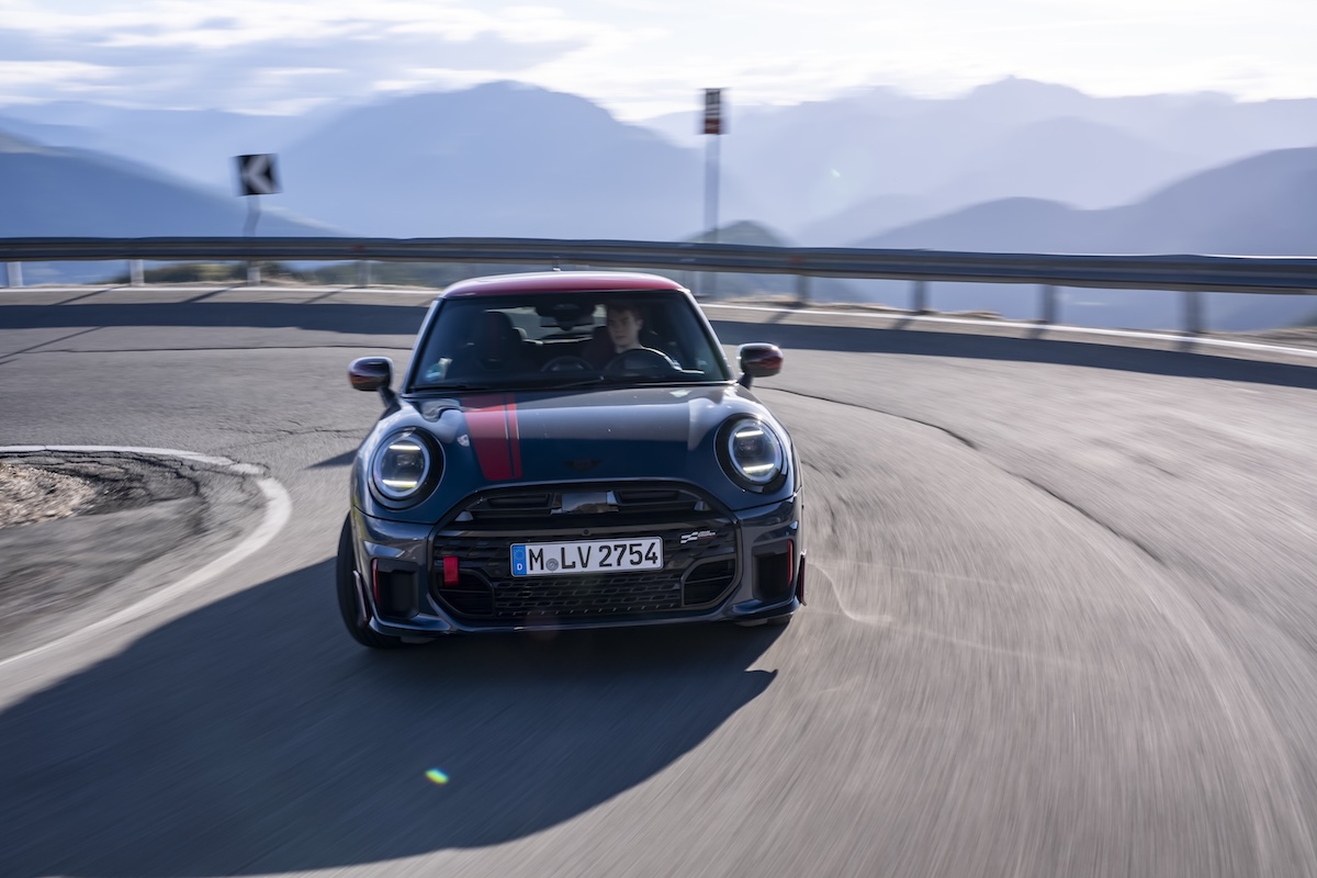 MINI JCW 3 porte: nuovo look con gli Accessori Originali MINI JCW 3 porte: nuovo look con gli Accessori Originali