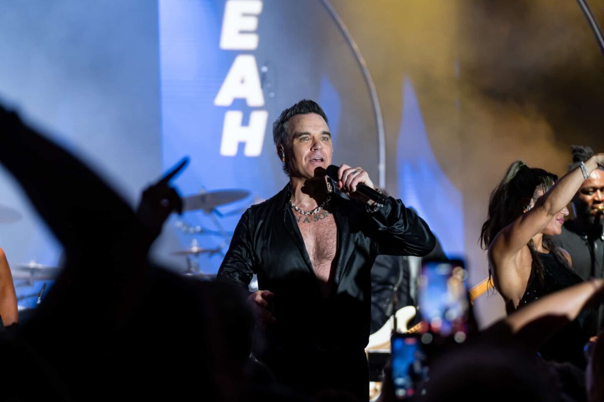 Quando la musica incontra il lusso: Robbie Williams, Maxim Berin e il BIG Art Festival firmano la serata più esclusiva dell’estate – VIDEO Quando la musica incontra il lusso: Robbie Williams, Maxim Berin e il BIG Art Festival firmano la serata più esclusiva dell’estate – VIDEO