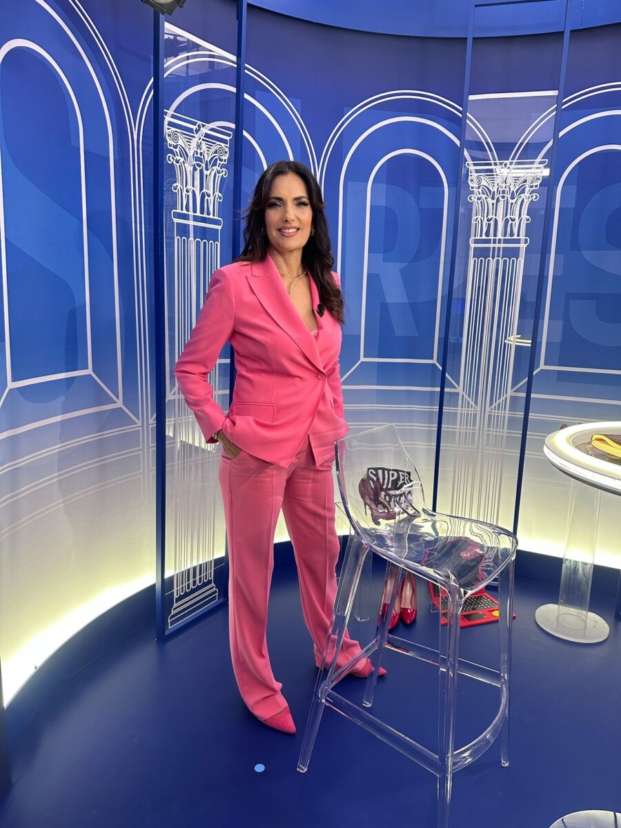 La tv estiva è donna, dagli studi capitolini, conferme e (belle) sorprese nella diretta con le professioniste del piccolo schermo La tv estiva è donna, dagli studi capitolini, conferme e (belle) sorprese nella diretta con le professioniste del piccolo schermo
