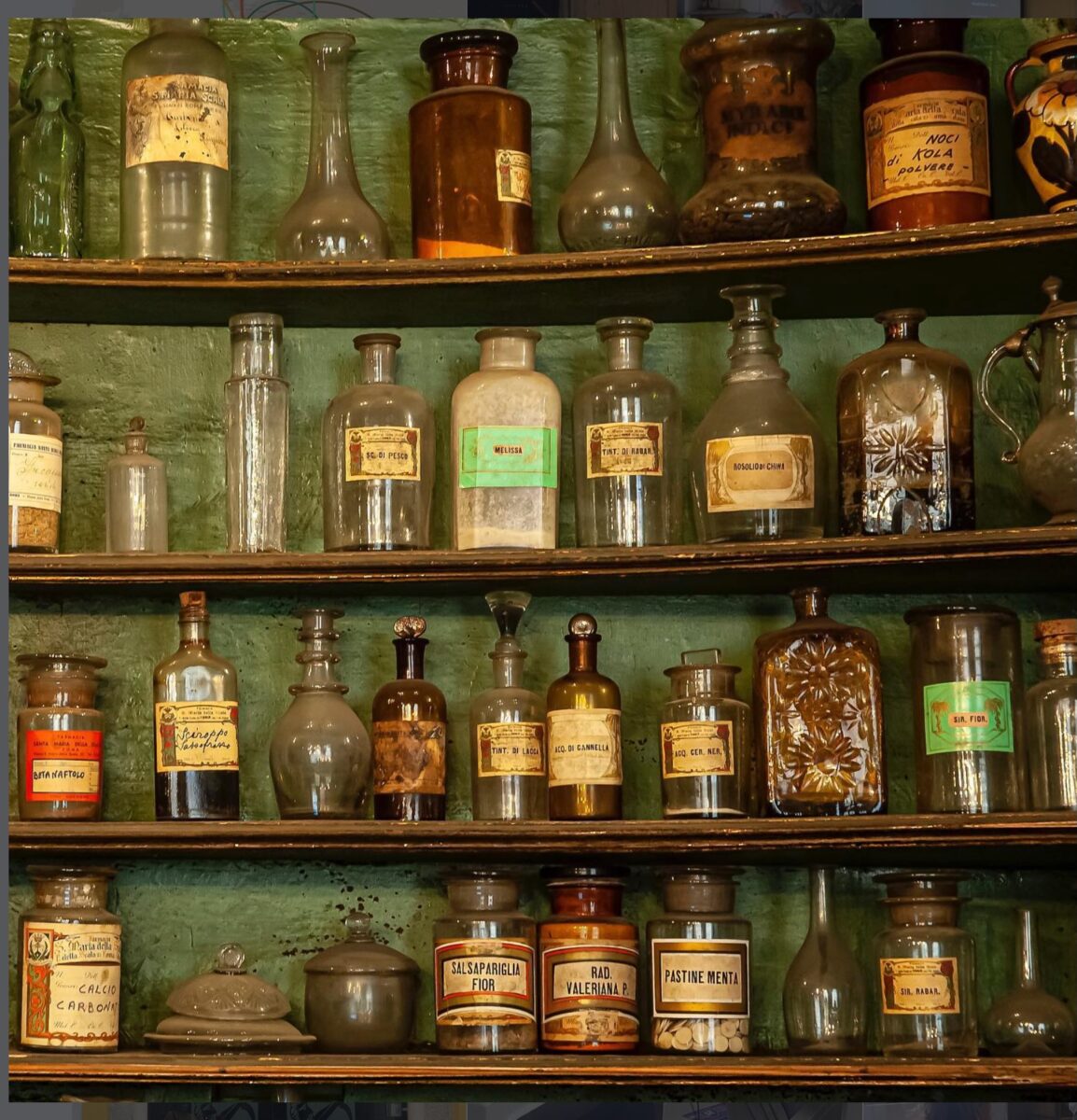 La “farmacia dei Papi” di Trastevere; storia e segreti della più antica spezieria d’Europa
