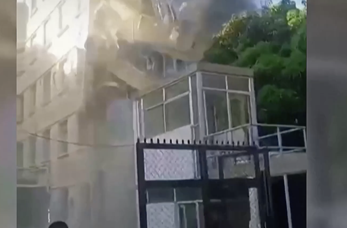Terremoto in Colombia, crolla parte dell’ospedale di Cali: la gente fugge, pazienti assistiti in strada – VIDEO Terremoto in Colombia, crolla parte dell’ospedale di Cali: la gente fugge, pazienti assistiti in strada – VIDEO