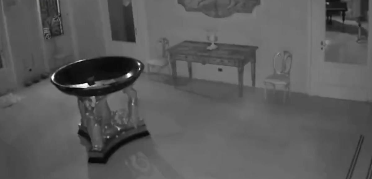 Parma, recuperati i quadri di Cézanne, Renoir e Matisse: i ladri ripresi durante il furto – VIDEO Parma, recuperati i quadri di Cézanne, Renoir e Matisse: i ladri ripresi durante il furto – VIDEO